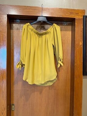 Boutique off the shoulder blouse
